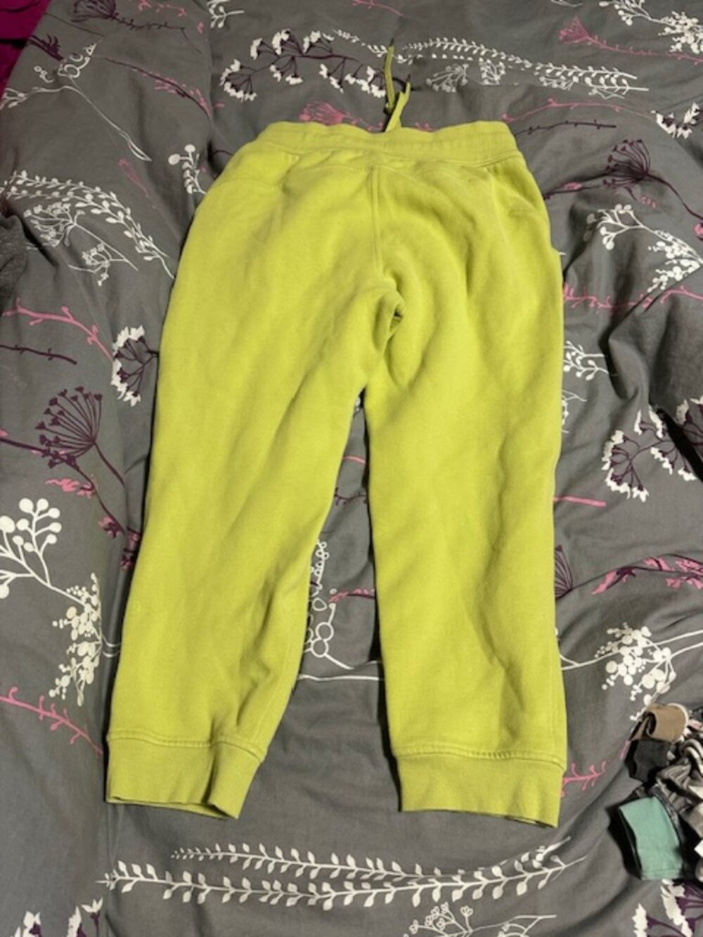 Lululemon cropped scuba sweatpants size 6